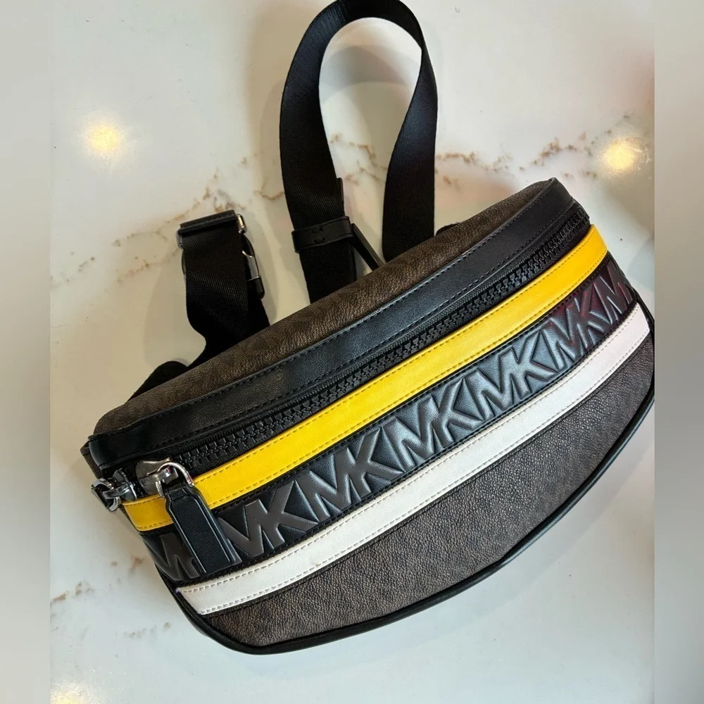 Michael Kors logo print cross pack with yellow detail